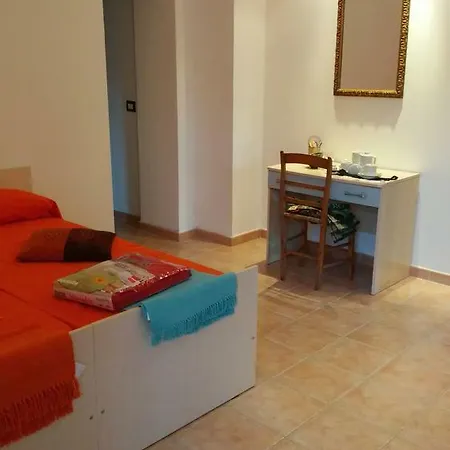 Porta Bazzano Bed & Breakfast 3*