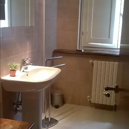 Porta Bazzano Bed & Breakfast 3*