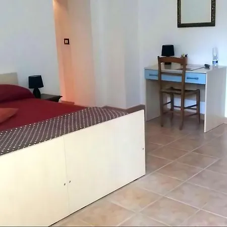 Porta Bazzano Bed & Breakfast 3*