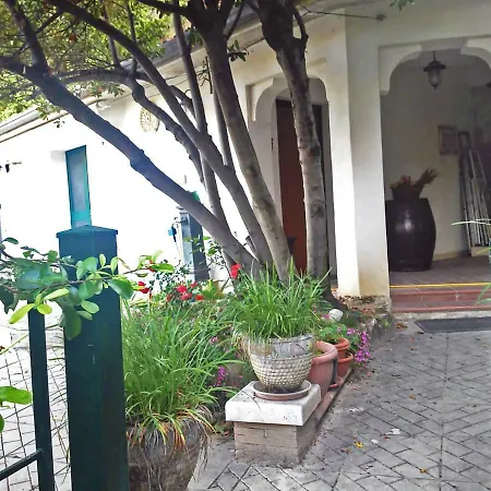 Porta Bazzano Bed & Breakfast 3*