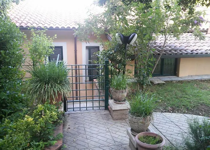 Oda ve Kahvaltı Porta Bazzano LʼAquila