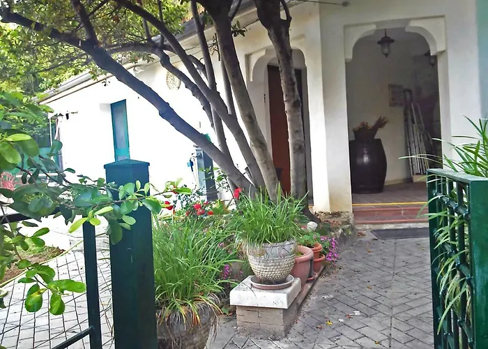 Porta Bazzano Oda ve Kahvaltı 3*